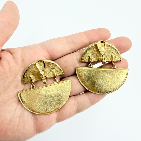 VINTAGE MONET BLACK AND WHITE ENAMEL HALF MOON CLIP-ON EARRINGS - Picture 4 of 8